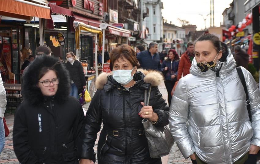 Hafta içi hafta sonu sokağa çıkma yasağı ve kapanmayla ilgili son dakika gelişmesi! Yeni karar verildi, resmen değişti! Tüm Türkiye'de artık...