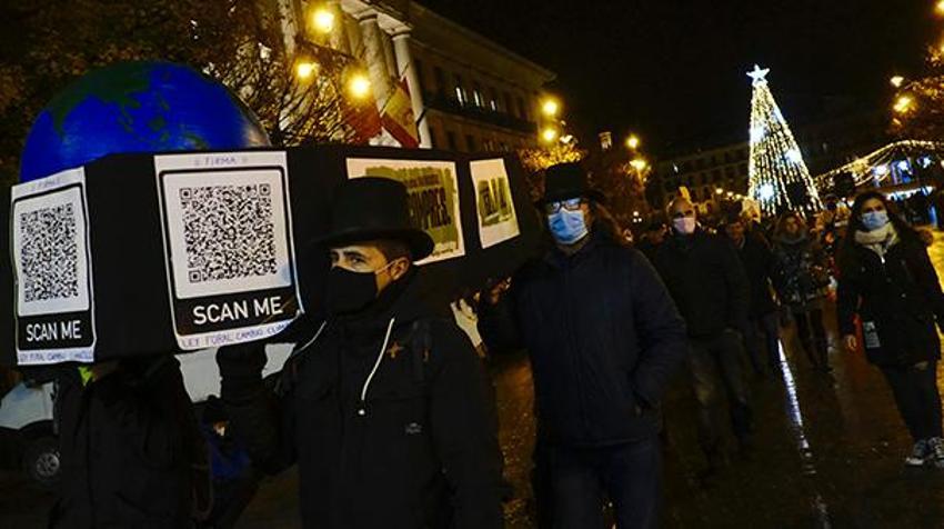 Hafta içi hafta sonu sokağa çıkma yasağı ve kapanmayla ilgili son dakika gelişmesi! Yeni karar verildi, resmen değişti! Tüm Türkiye'de artık...