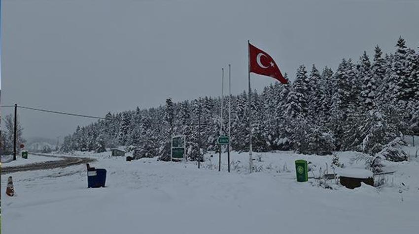 Kar yağışı başladı! Meteoroloji son dakika uyarmıştı, günlerce devam edecek! Sıcaklık eksiye düşüyor, İstanbul, Ankara ve birçok ilde...