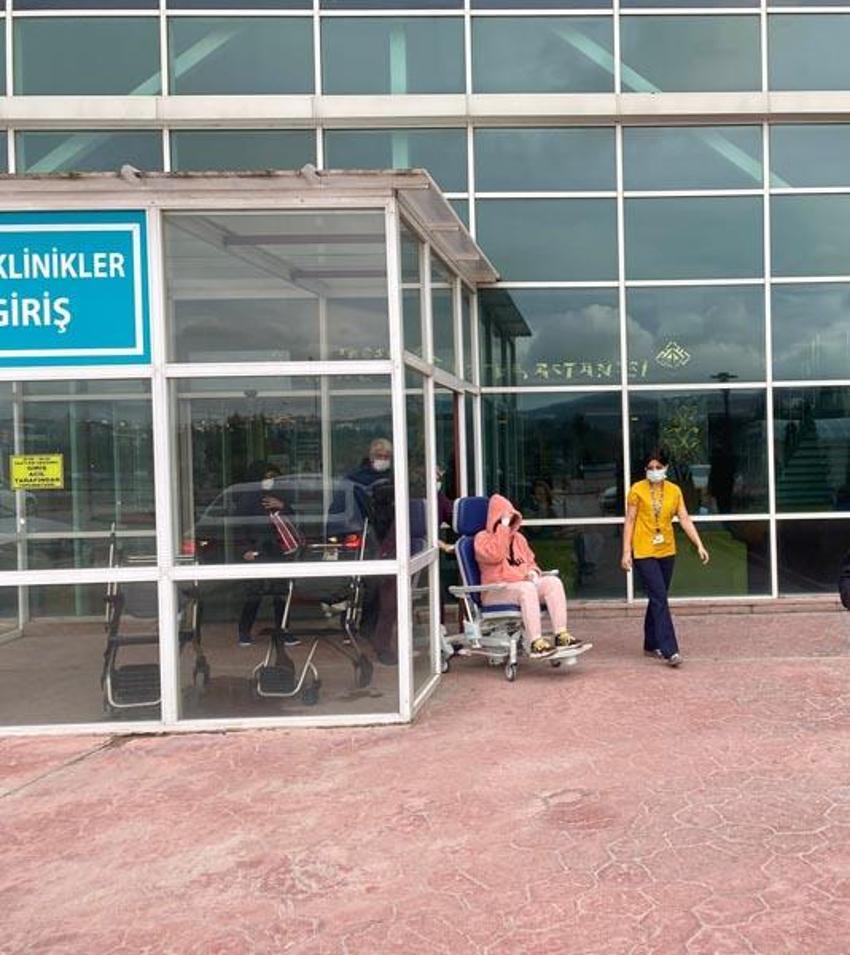 Ünlü şarkıcı Gülçin Ergül ağlayarak anlattı! 'Kazadan önce arabada...'