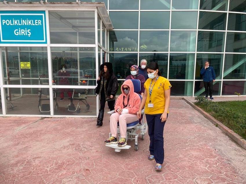 Ünlü şarkıcı Gülçin Ergül ağlayarak anlattı! 'Kazadan önce arabada...'