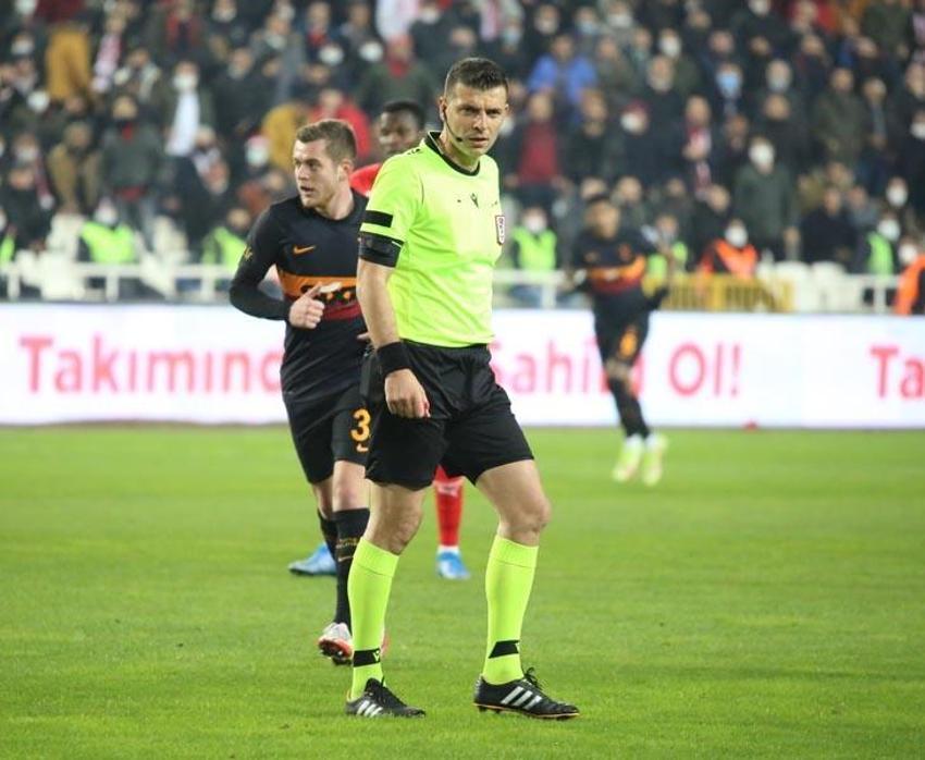 Erman Toroğlu Süper Lig'de yaşanan skandal olayı ortaya çıkardı! Hakem maçtan sonra önce indirip sonra top toplayıcıyı...