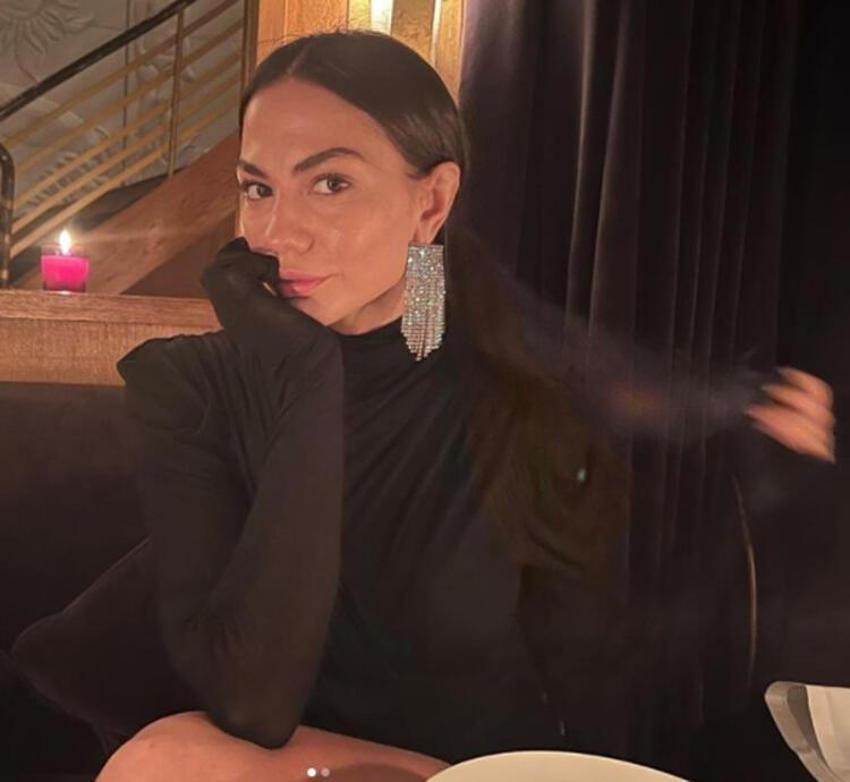 Demet Özdemir-Oğuzhan Koç çiftinden Paris pozları!