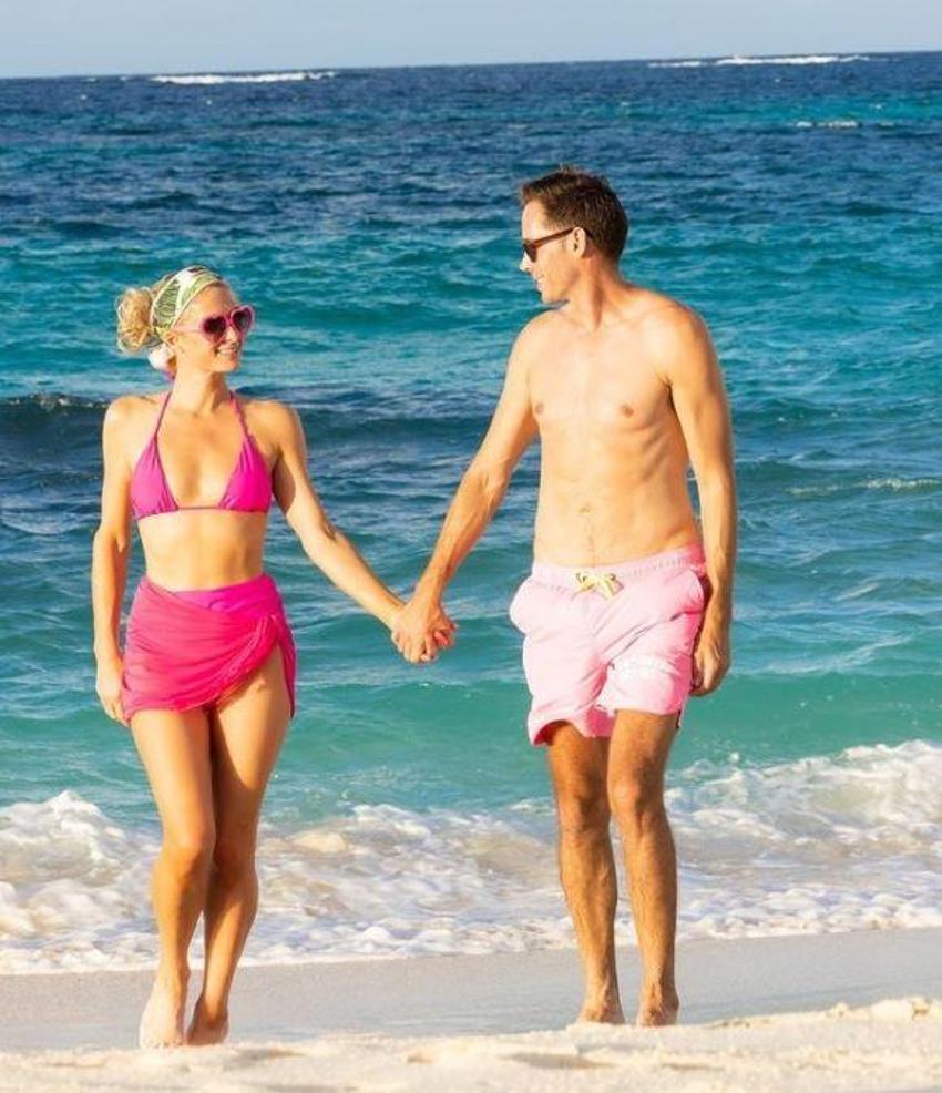 Paris Hilton, eşi Carter Reum'la balayının tadını çıkarıyor