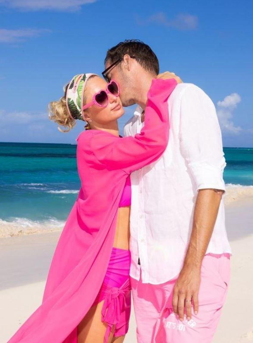 Paris Hilton, eşi Carter Reum'la balayının tadını çıkarıyor