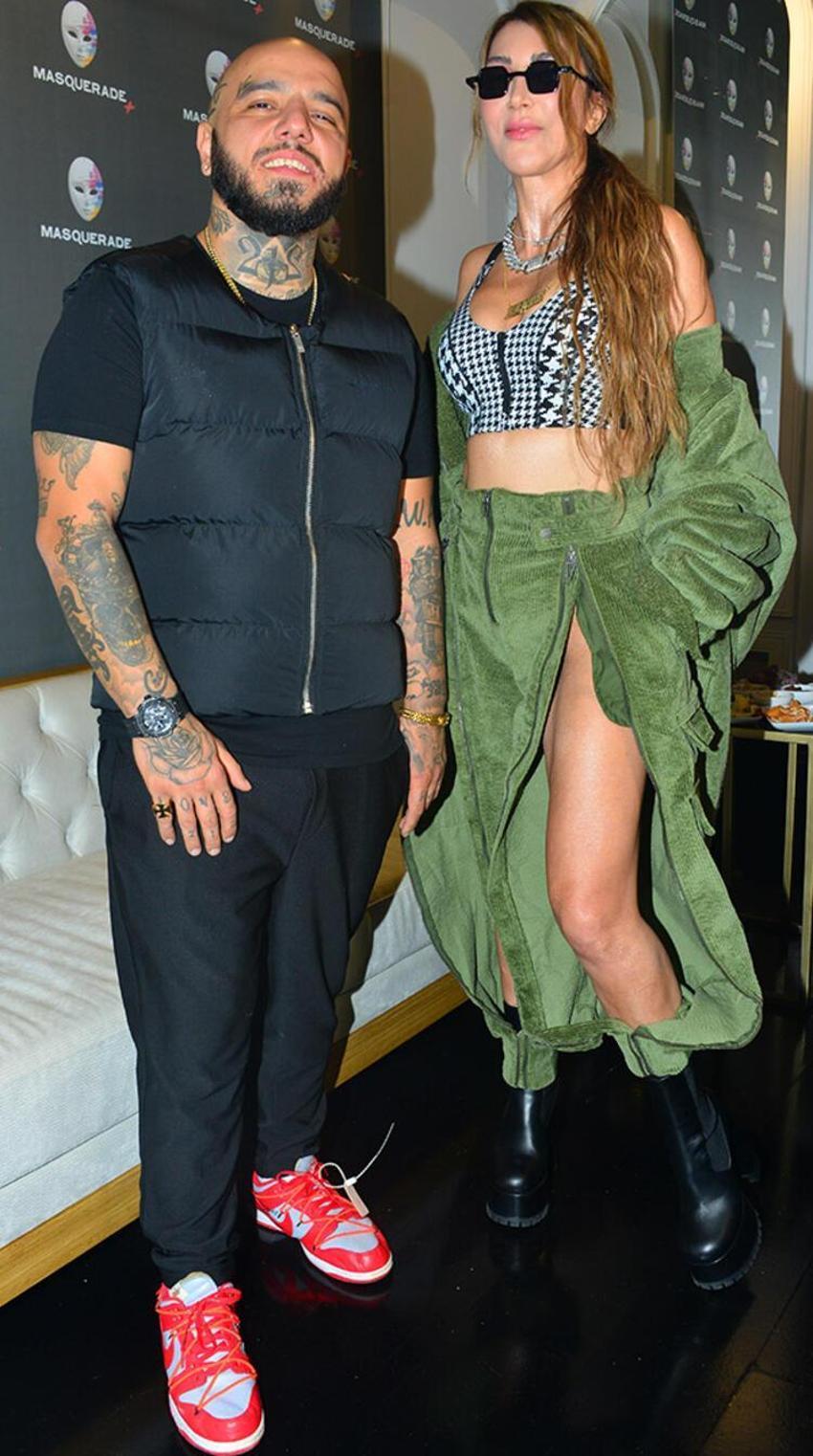 Hande Yener fit hali ile geceye damga vurdu!