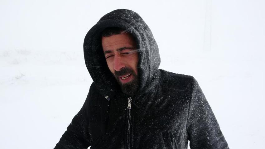 Kar bu gece dönüyor! Radarda göründü, Meteoroloji son dakika kodu ile duyurdu, sıcaklıklar aniden düşüyor, onlarca kent için alarma geçildi, pek çok yerde başladı, İstanbul'a geliyor...