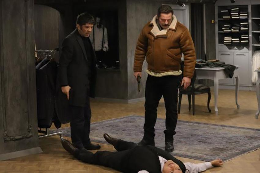 Teşkilat'ta nefes kesen sahne! Serdar, Zehra'yı kurtarıyor...