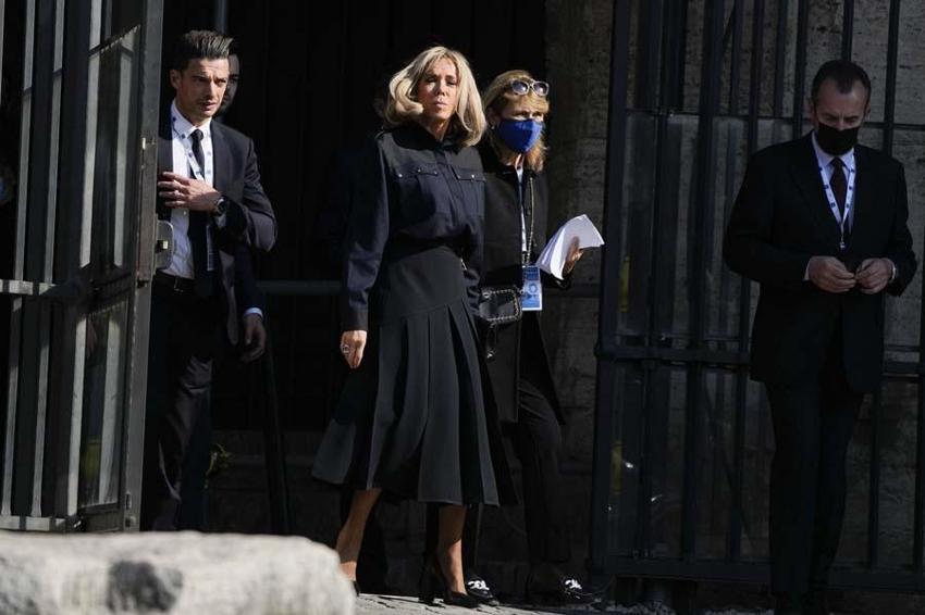 Fransa bu iddia ile çalkalanıyor! 'Fransa Cumhurbaşkanı Macron'un eşi erkek olarak doğdu ve adı da....'
