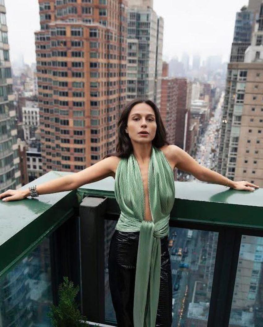 Selin Yeninci dikkat çekti! New York pozları olay yarattı...