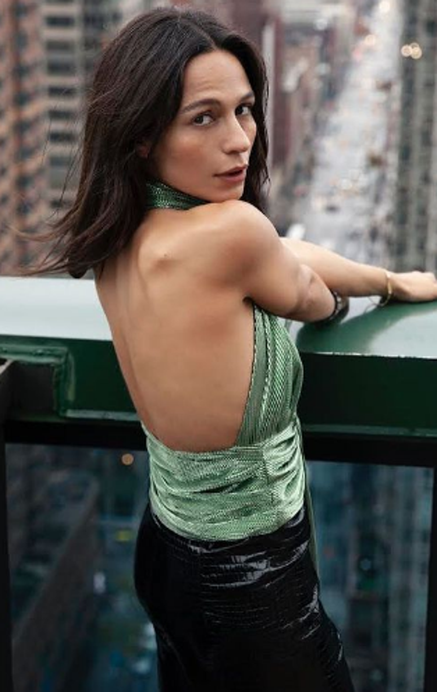 Selin Yeninci dikkat çekti! New York pozları olay yarattı...