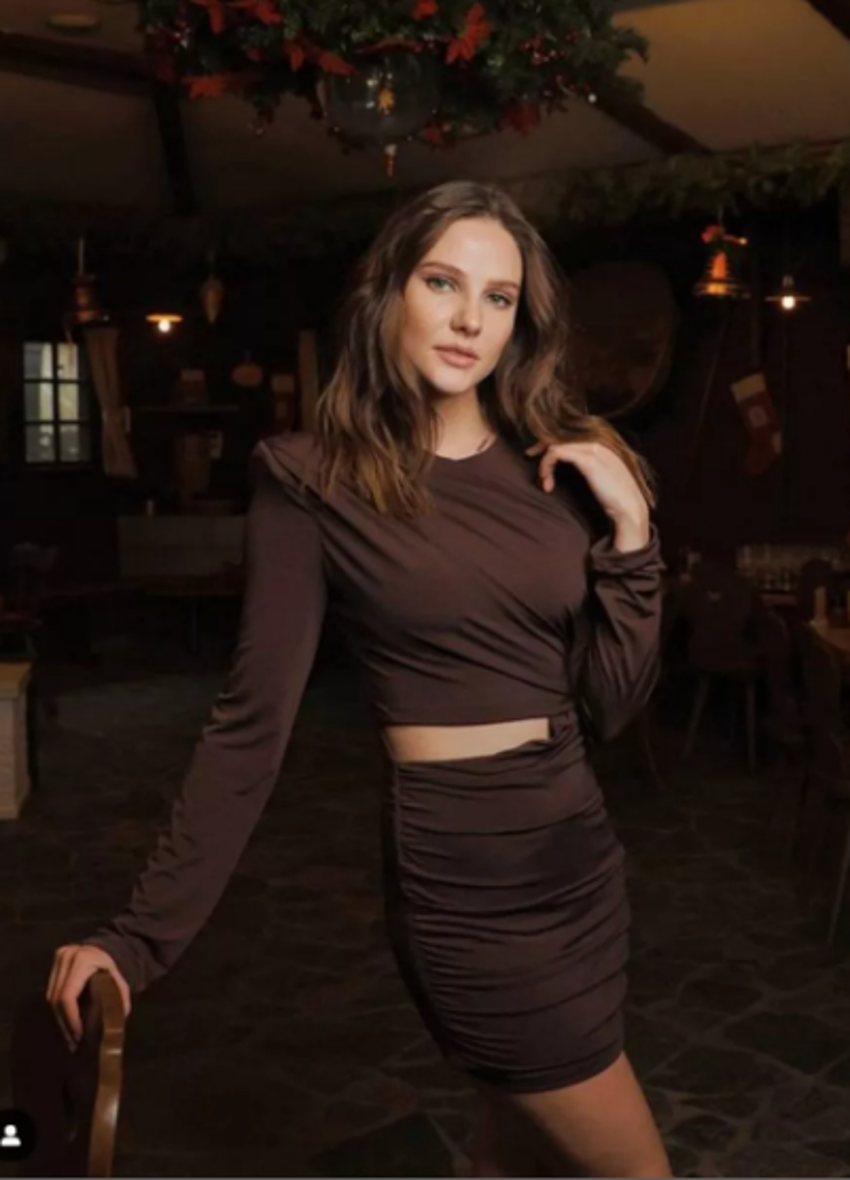Alina Boz’un yeni yıl tarzı beğenildi!