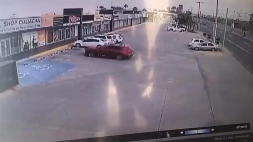 Joaquin El Chapo Guzman'ın oğlu Ovidio Guzman düğününde sahneye çıkmayan şarkıcıyı öldürdü