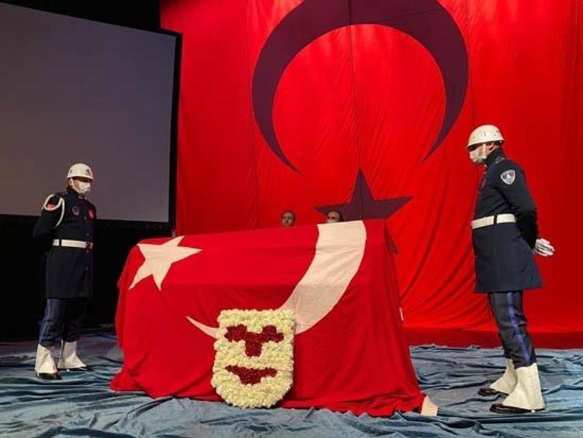 Usta oyuncu Sezai Aydın'a veda...