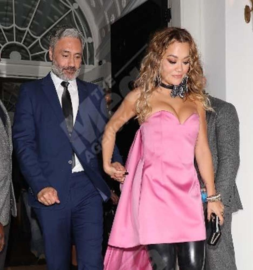 Rita Ora-Taika Waititi çifti evlilik yolunda ilk adımı attı!
