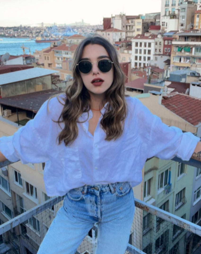 Kardeşlerim'in Melisa'sı Damlasu İkizoğlu bornozlu paylaşımı olay yarattı!