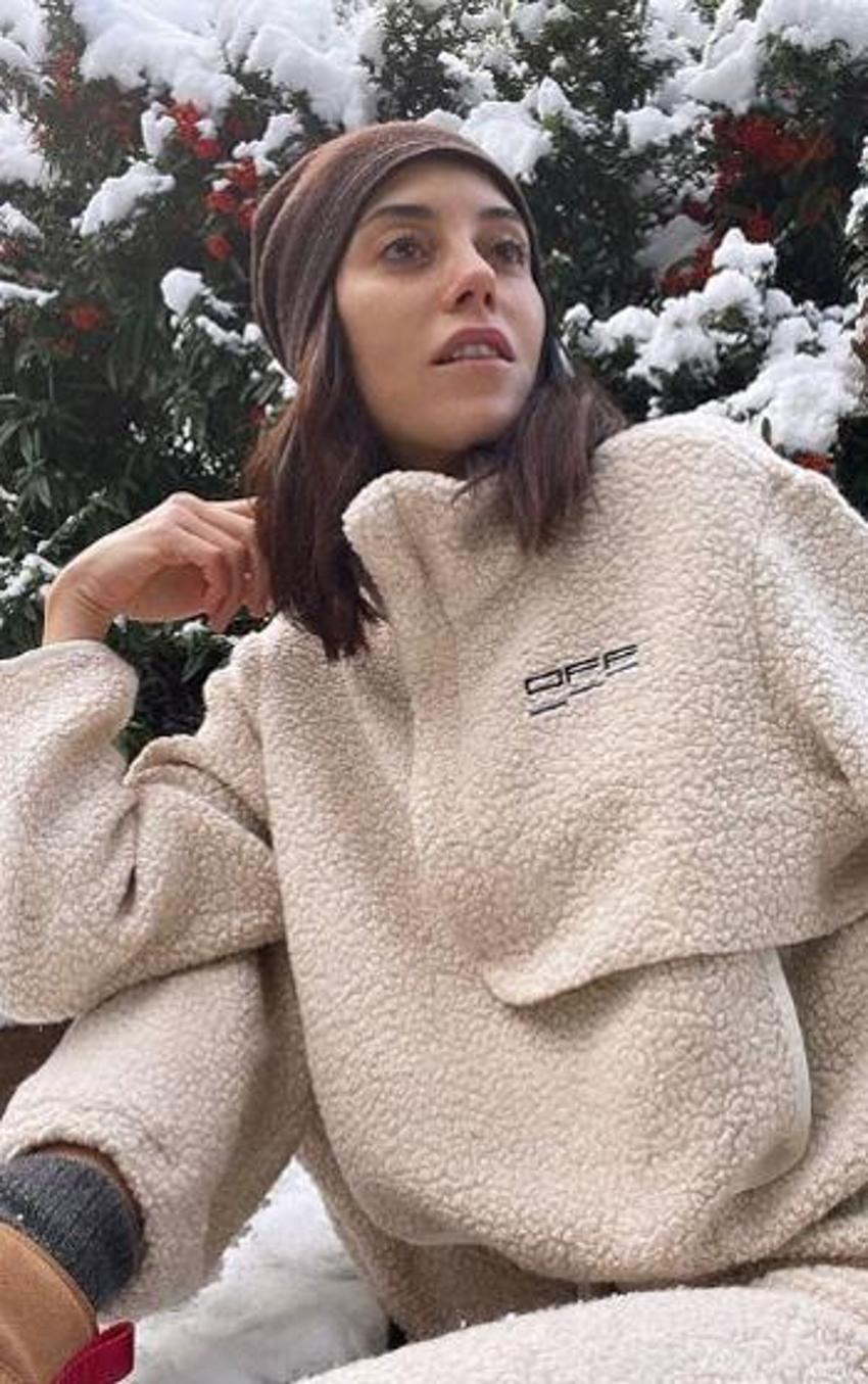 Sadakatsiz dizisinin Asya’sı Cansu Dere paylaştı, beğeni yağdı! Eşofmanın fiyatı dudak uçuklattı...