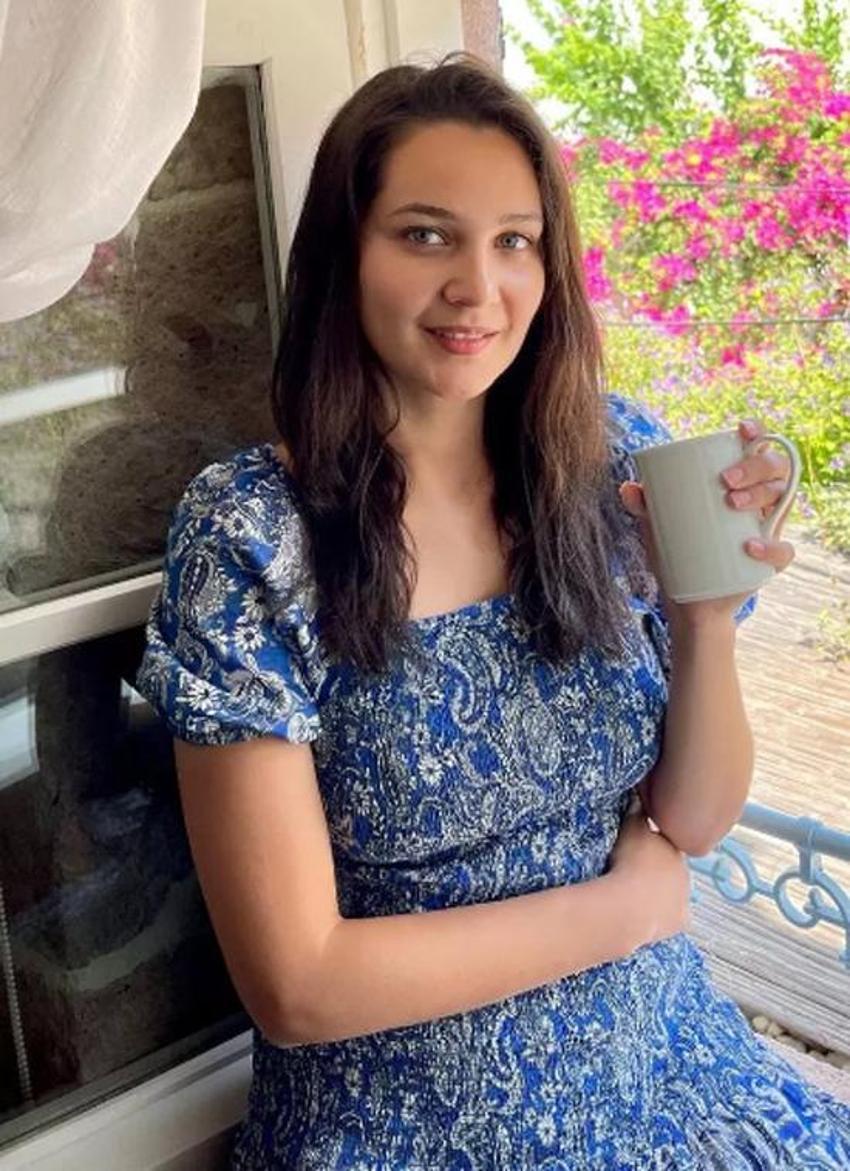 Gönül Dağı'nın Dilek'i Gülsim Ali göğüs dekolteli pozlarıyla Instagram'ı salladı!