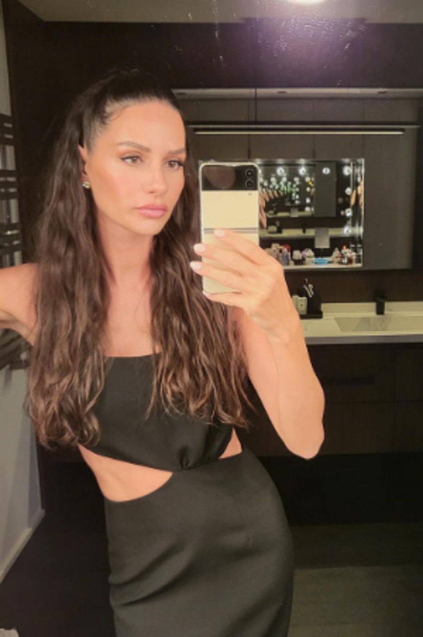 Yasemin Özilhan tarzıyla beğeni topladı!