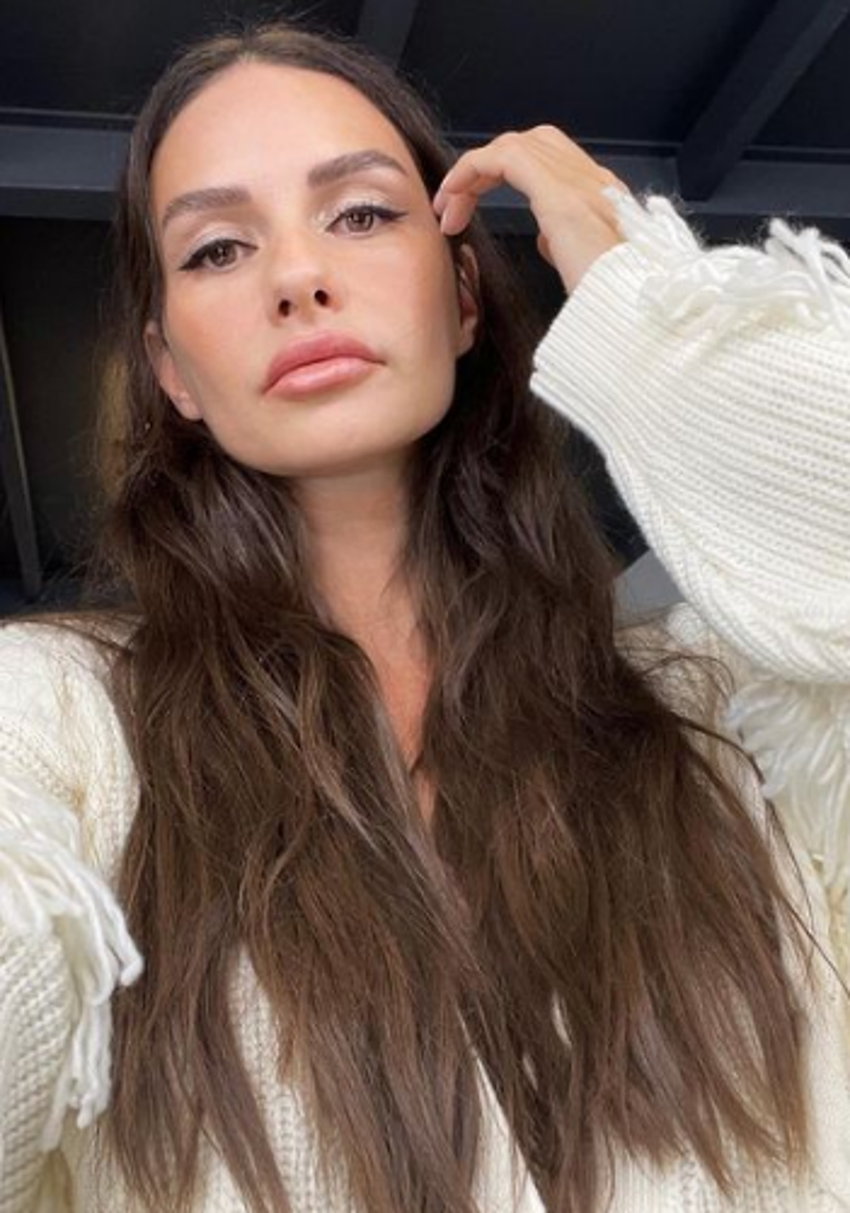 Yasemin Özilhan tarzıyla beğeni topladı!
