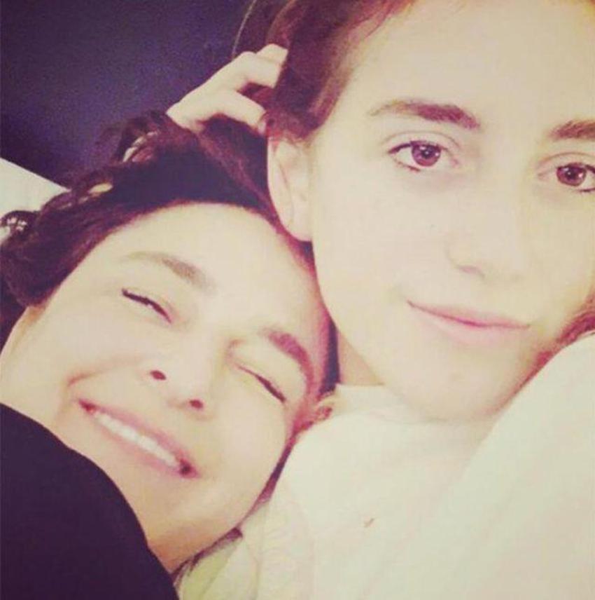 Esra Dermancıoğlu'dan kızı Refia'ya balonlu karşılama!