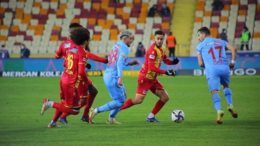 Çevik kuvvet araya girmese... Süper Lig başkanı saha ortasında hakeme saldırdı! 