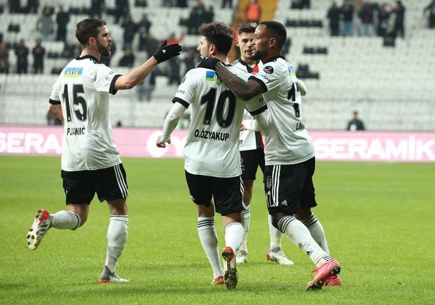 Dünkü maçtan sonra ortaya çıktı! Ahmet Nur Çebi'ye mesaj gitti Beşiktaş yeni bir teknik direktör...