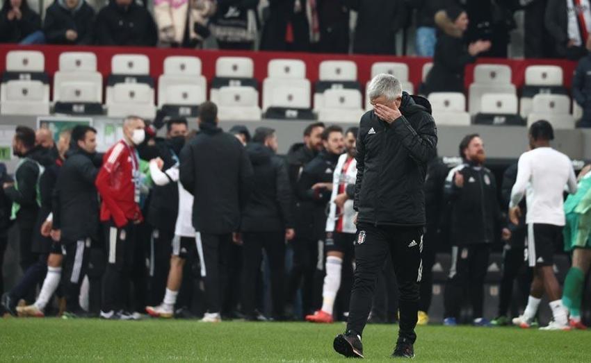 Dünkü maçtan sonra ortaya çıktı! Ahmet Nur Çebi'ye mesaj gitti Beşiktaş yeni bir teknik direktör...
