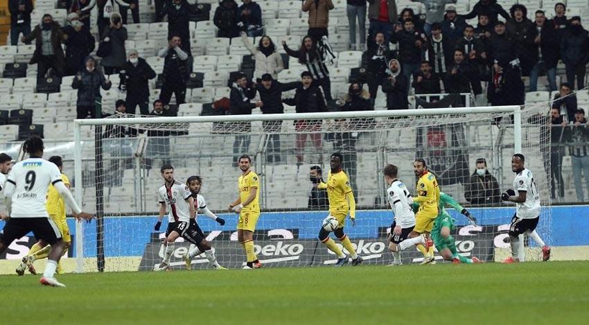 Dünkü maçtan sonra ortaya çıktı! Ahmet Nur Çebi'ye mesaj gitti Beşiktaş yeni bir teknik direktör...