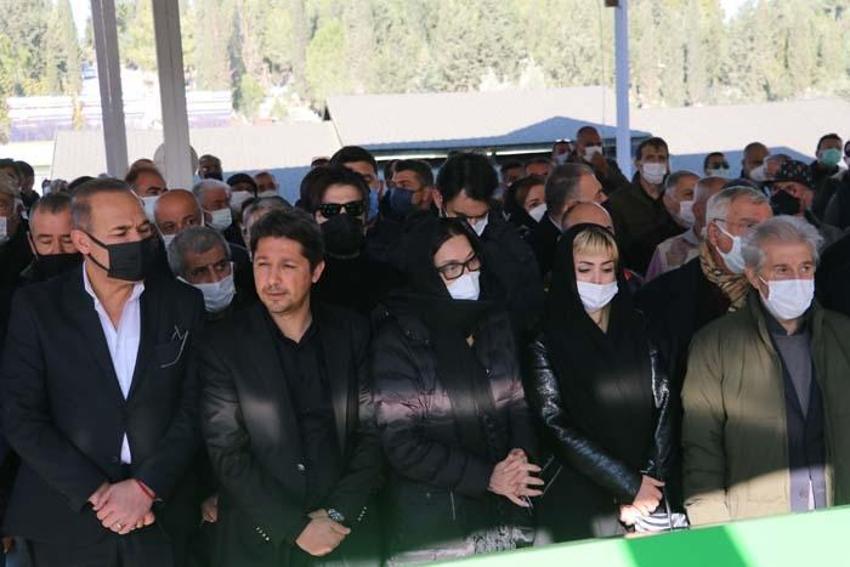 Usta sanatçı Faruk Tınaz Adana'da son yolculuğuna uğurlandı