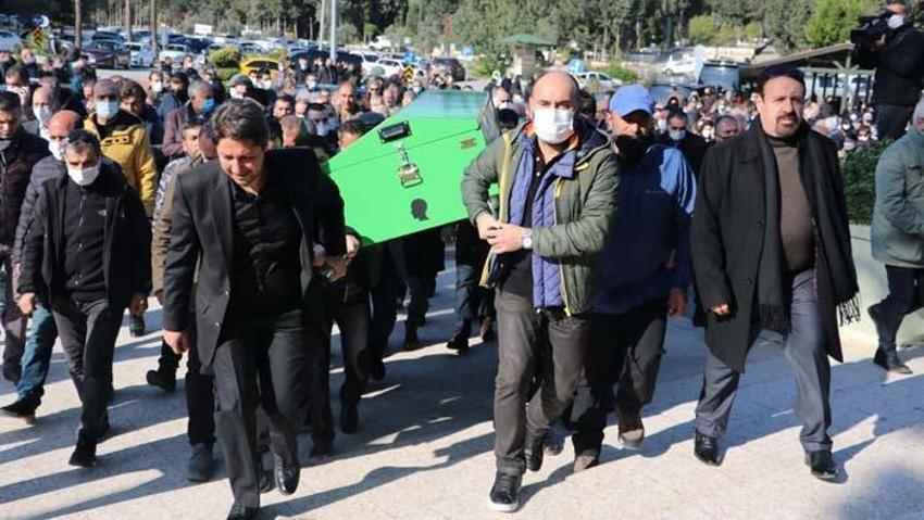 Usta sanatçı Faruk Tınaz Adana'da son yolculuğuna uğurlandı