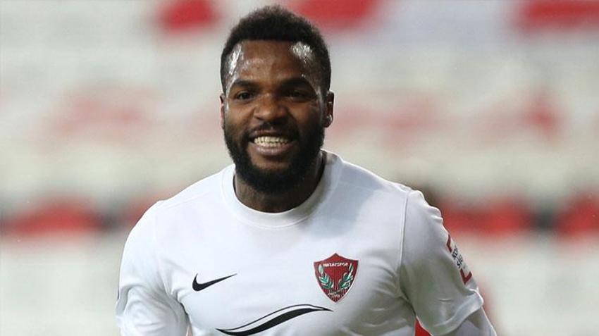 Süper Lig devinden Aaron Boupendza bombası! Gabonlu golcü İstanbul'a geliyor...