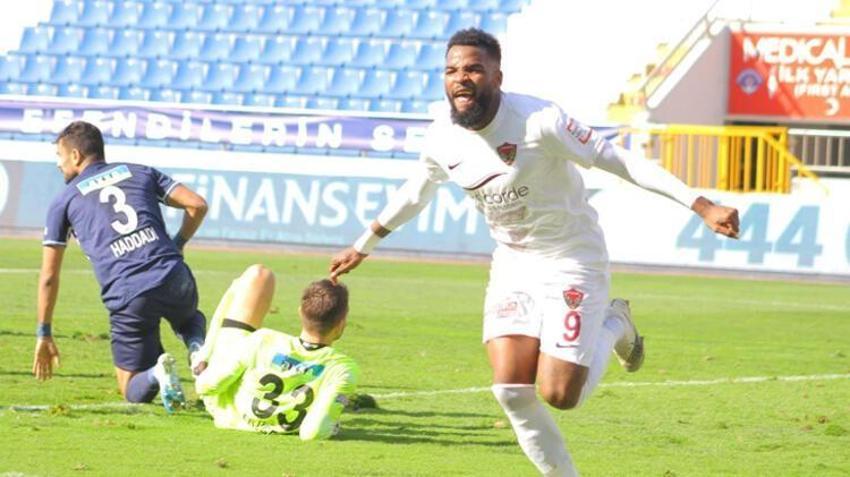 Süper Lig devinden Aaron Boupendza bombası! Gabonlu golcü İstanbul'a geliyor...