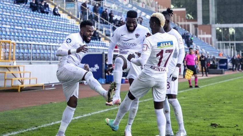 Süper Lig devinden Aaron Boupendza bombası! Gabonlu golcü İstanbul'a geliyor...