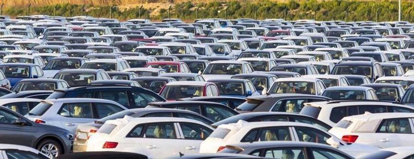 İkinci el ve sıfır araba piyasasında flaş gelişme! Düğmeye basıldı, fiyatlar düşüyor! Yüzde 10 indirim geldi, tüm otomobil modellerinde ve...