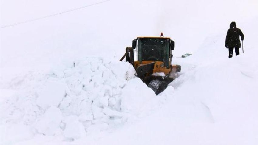 Kar yağışı başladı! Son dakika uyarıları sonrası dalga dalga yayılıyor, sıcaklıklar -20'yi gördü, kar kalınlığı 4 metreyi aştı, onlarca kentte alarm verildi, yılbaşına kadar...