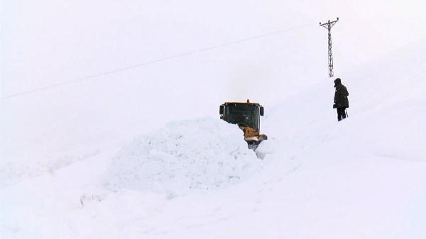 Kar yağışı başladı! Son dakika uyarıları sonrası dalga dalga yayılıyor, sıcaklıklar -20'yi gördü, kar kalınlığı 4 metreyi aştı, onlarca kentte alarm verildi, yılbaşına kadar...