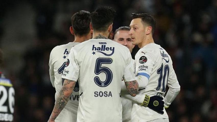 F.Bahçe'de yeni teknik direktör kaosu! İşin için Alex de Souza ve Mesut Özil girdi Ali Koç Bilic de var dedi