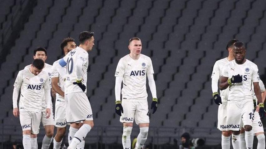 F.Bahçe'de yeni teknik direktör kaosu! İşin için Alex de Souza ve Mesut Özil girdi Ali Koç Bilic de var dedi
