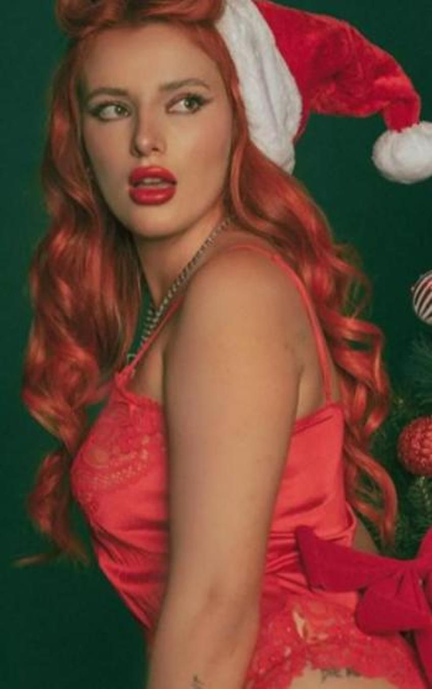 Bella Thorne'dan dikkat çeken Noel pozu!