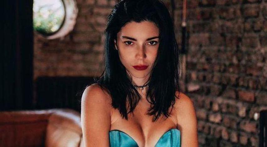 Merve Boluğur'dan şaşırtan ayak paylaşımı!