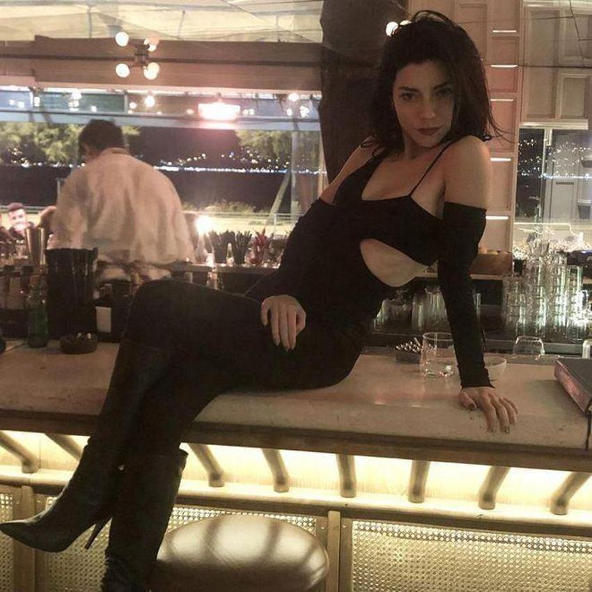 Merve Boluğur'dan şaşırtan ayak paylaşımı!