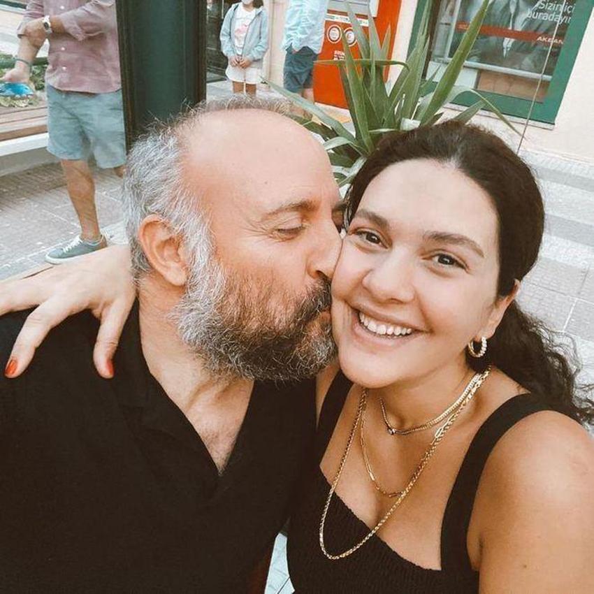 Bergüzar Korel’den lohusalık pozu geldi!