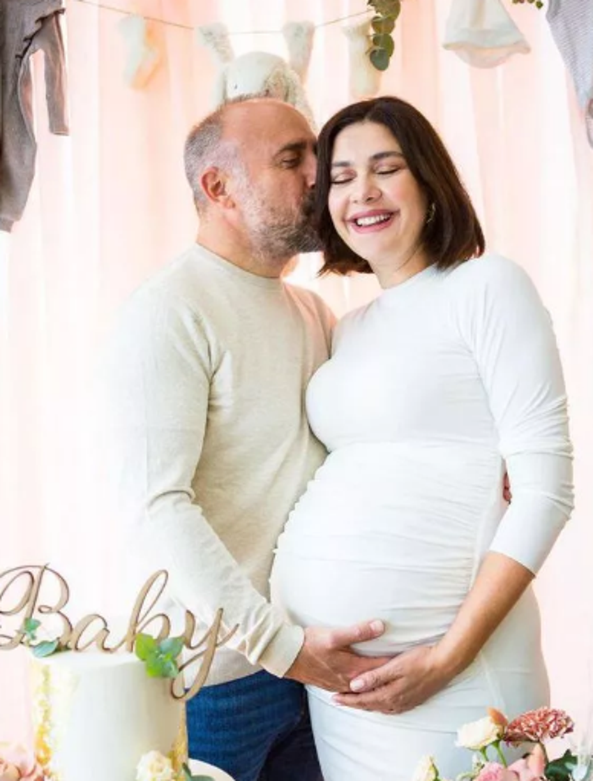 Bergüzar Korel’den lohusalık pozu geldi!