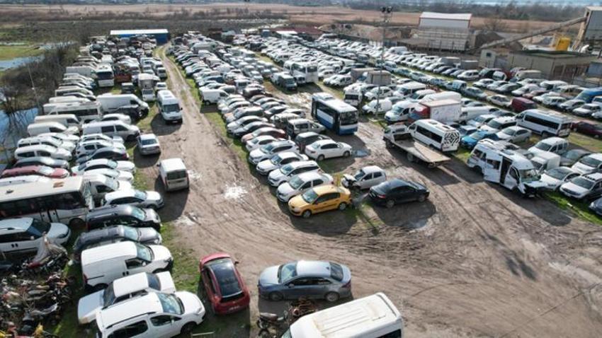 Çürümeye terk edilen araçlar! Yaklaşık bin beş yüz tane...