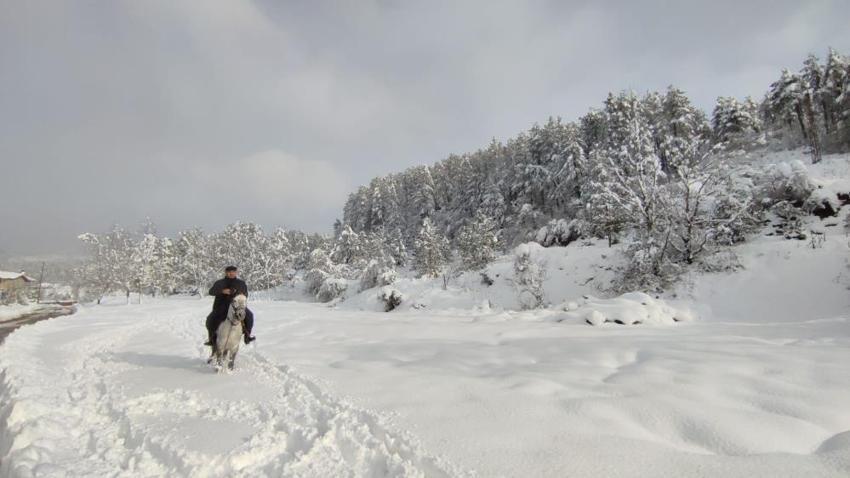 Kar yağışı başladı! Son dakika uyarıları sonrası dalga dalga yayılıyor, sıcaklıklar -20'yi gördü, kar kalınlığı 4 metreyi aştı, onlarca kentte alarm verildi, yılbaşına kadar...