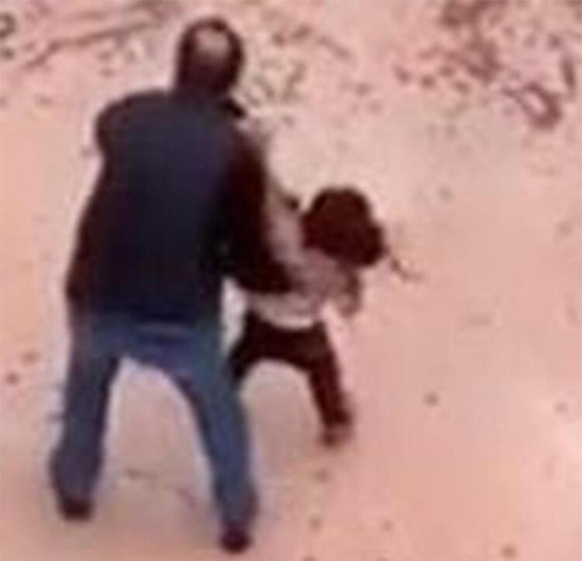 Pitbull saldırısına uğrayan minik Asiye ve ailesine Demet Akalın'dan destek geldi!