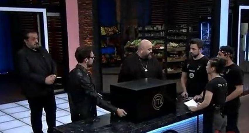 MasterChef’te kim elendi? 26 Aralık MasterChef’te elenen isim belli oldu! Şok oylama, kimse beklemiyordu! Mert, Hasan ve Burcu...