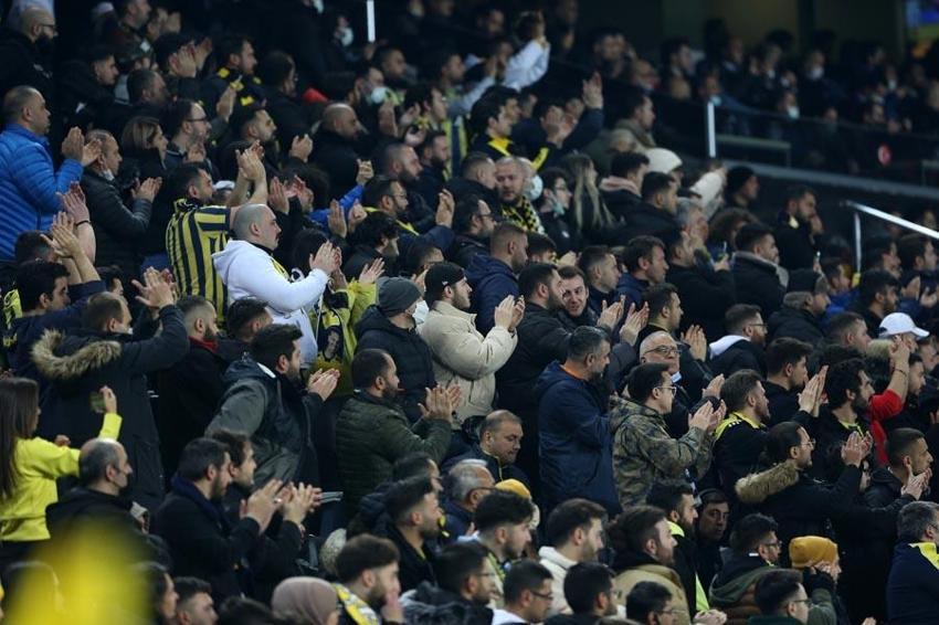 Canlı yayında Fenerbahçe'nin yeni teknik direktörünü açıkladı! 'Anlaşırsa kimse hayır demez'