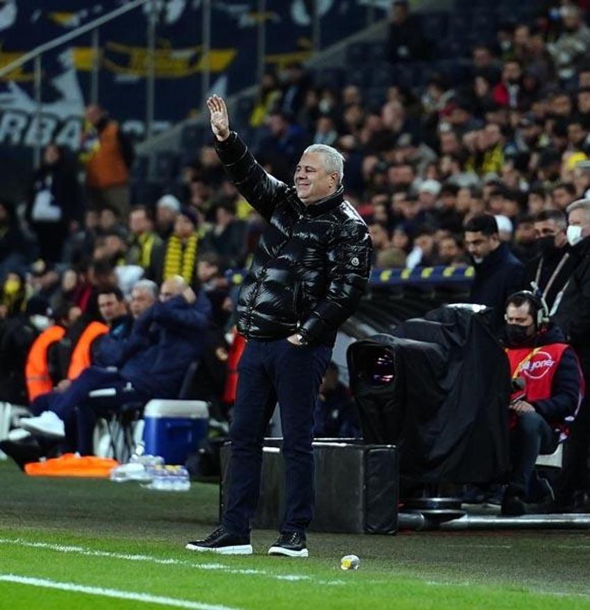 Canlı yayında Fenerbahçe'nin yeni teknik direktörünü açıkladı! 'Anlaşırsa kimse hayır demez'